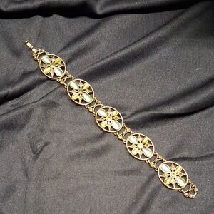 Monet Elegant Gold and Green Bracelet